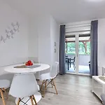 Nikola By Interhome Apartman *