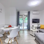 Apartman Nikola By Interhome