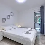 Nikola By Interhome Apartman *
