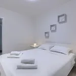 Nikola By Interhome Apartman *