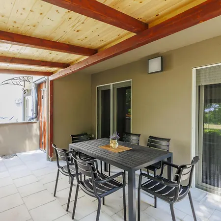 شقة Nikola By Interhome بوريتش