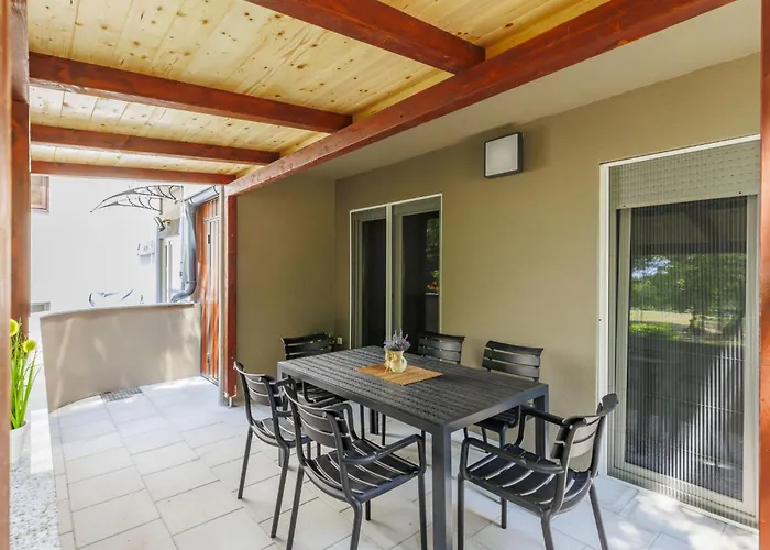 Apartment Nikola By Interhome Porec